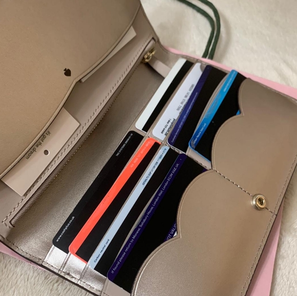 🔥🔥SALE🔥🔥Kate spade bifold wallet - Picture 12 of 16